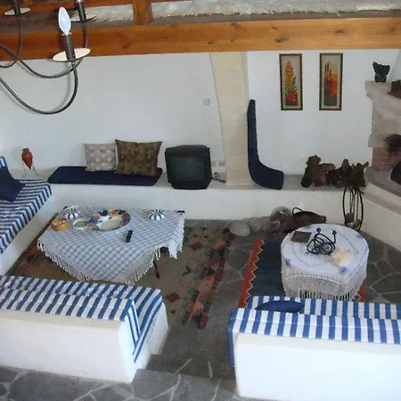 Villa Litsa *